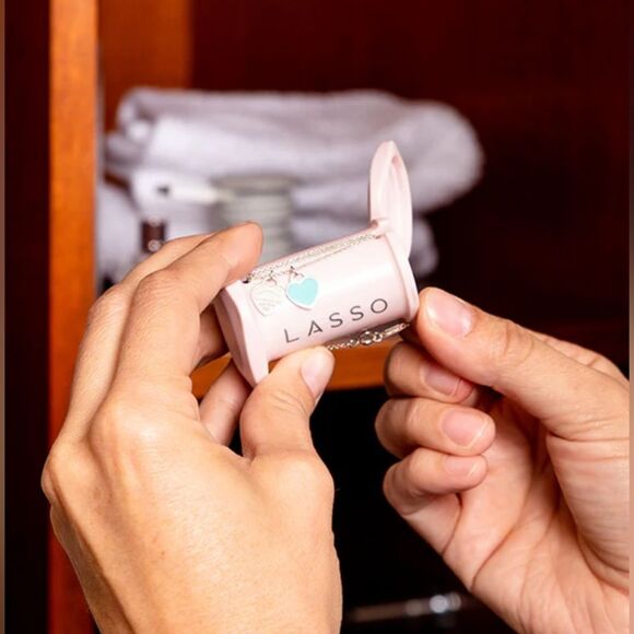 LASSO Tangle-Free Accessory Organizer - Picture 3 of 3